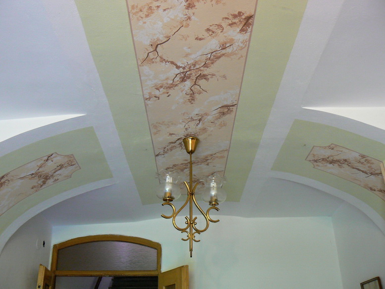 Vymaluje pokoj a udělá portrét dítěte