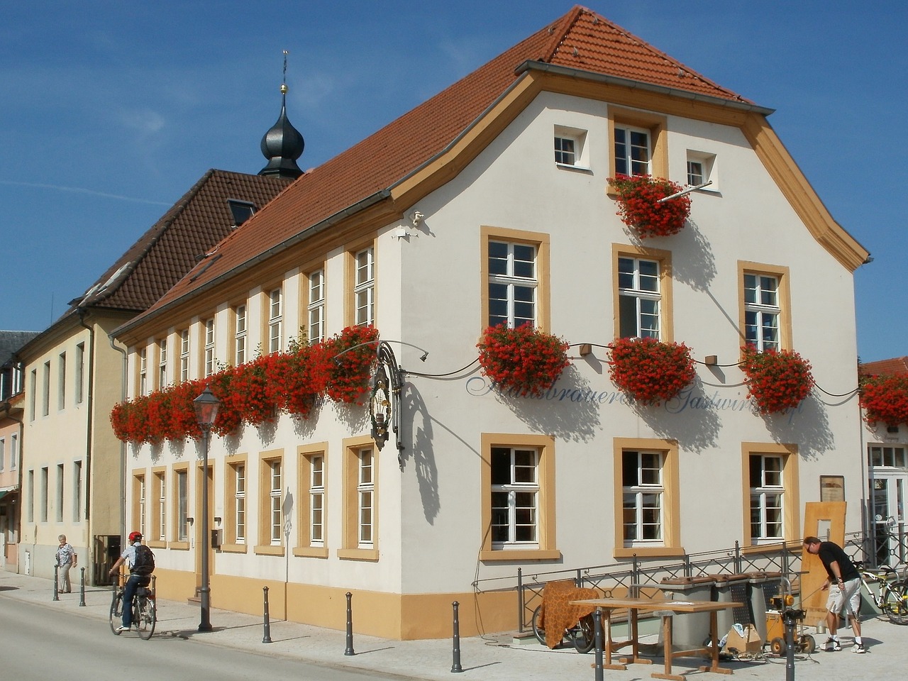 Při rekonstrukci fasády nezapomeňte na její čištění