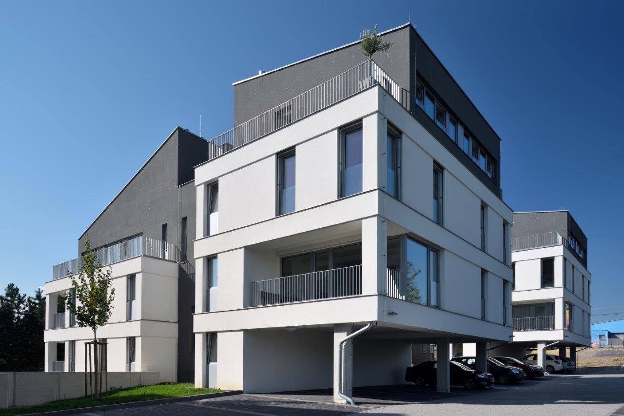 Od projektu, výkopů, stavby až po interiér