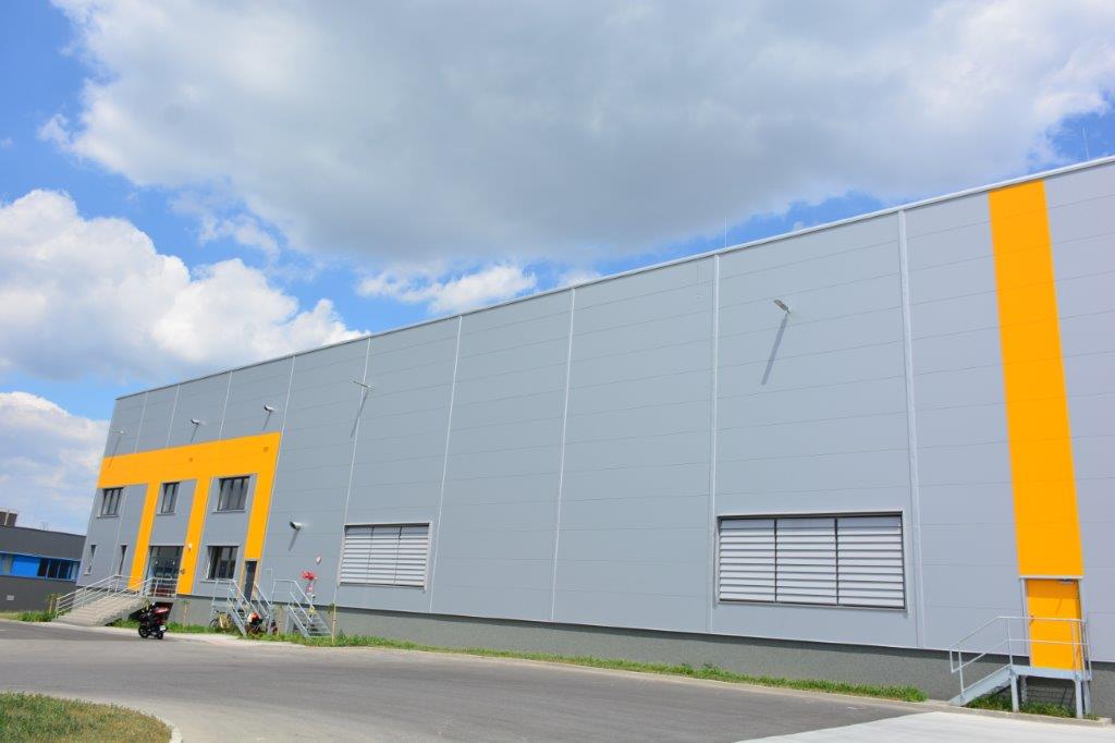 Průmyslové haly se sendvičovými panely