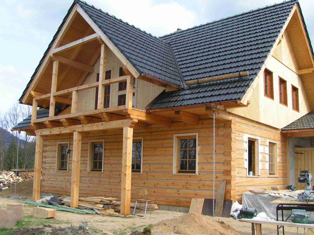 Před výměnou střešní krytiny nezapomeňte zkontrolovat stav krovů